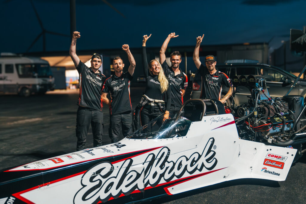 Ida Zetterström and the RF Motorsport team celebrate their win.